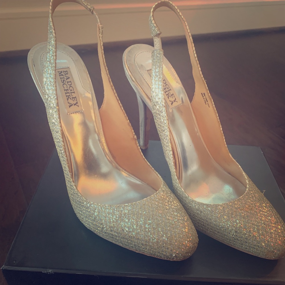 Badgley Mischka Gold sparkle sling back heels